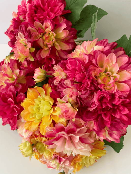 Künstlicher Seidenblumenstrauß 9 Köpfe