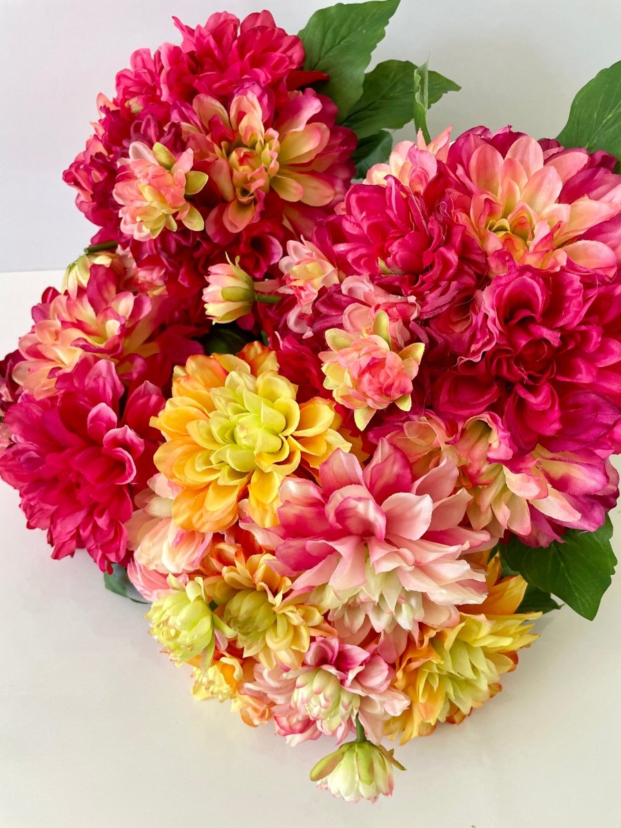Künstlicher Seidenblumenstrauß 9 Köpfe