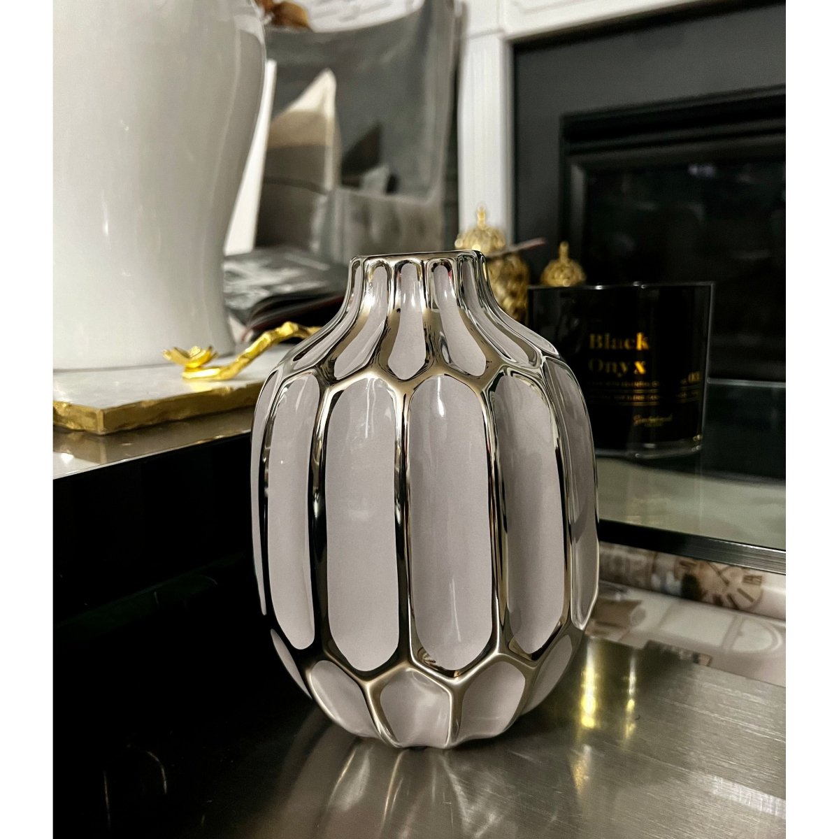 Keramische Dekorative Vase mit Goldakzenten
