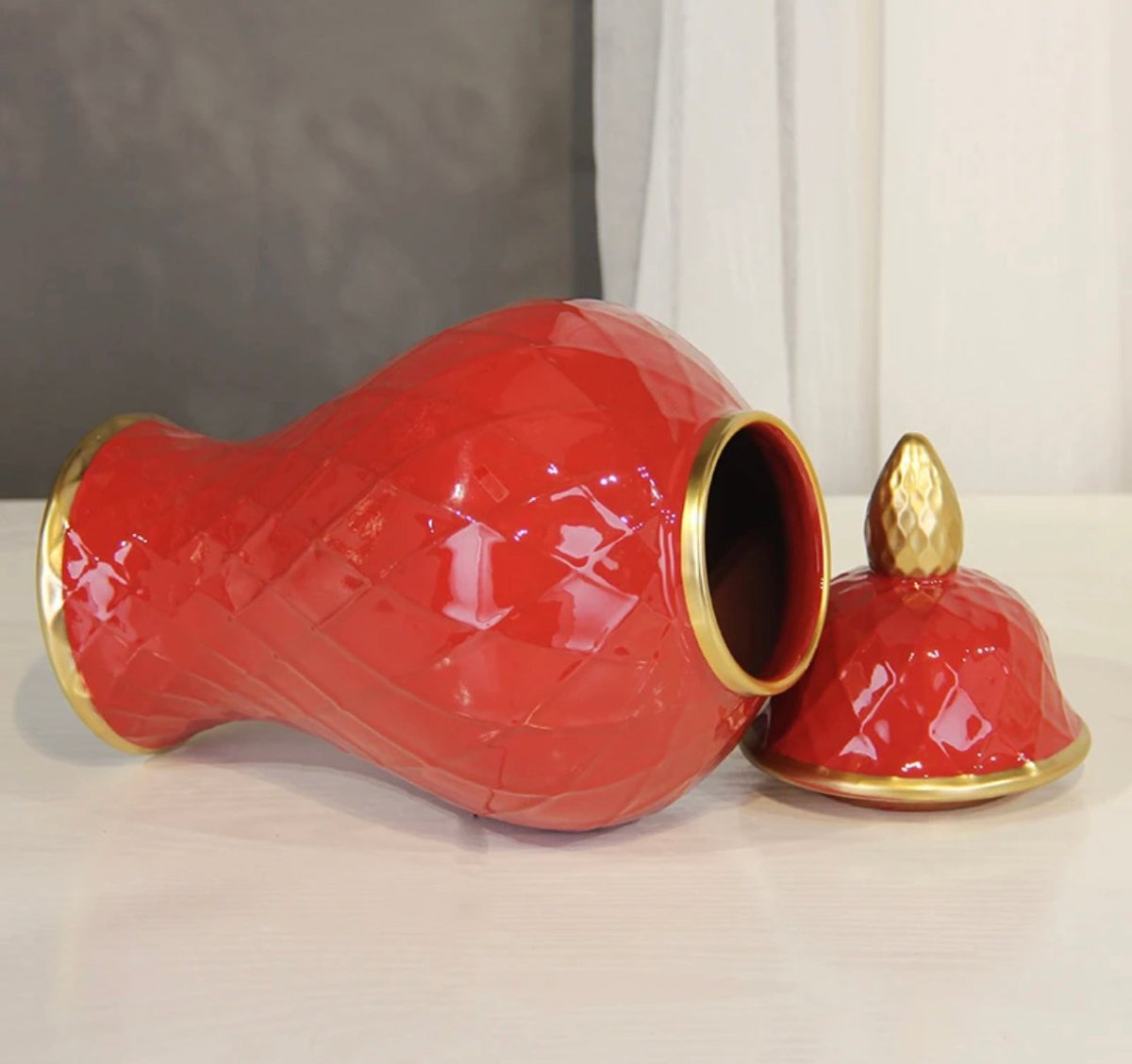 Keramische Ingwer-Topf-Vase mit Diamantmuster und goldenen Details