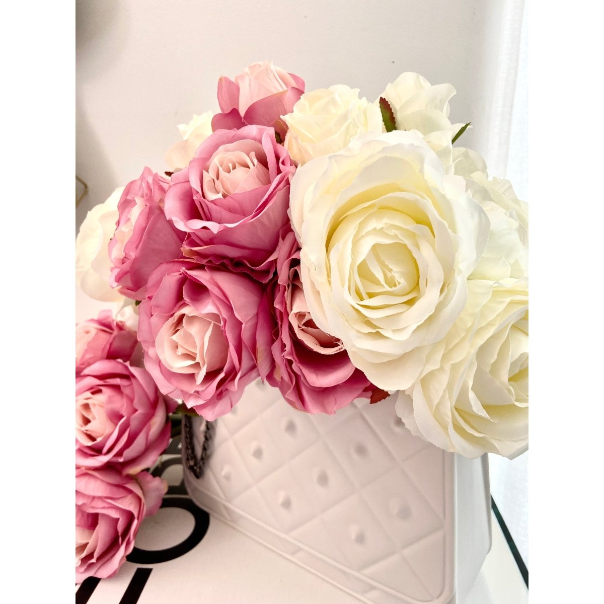 Keramische Blumenvasen in Handtaschenform