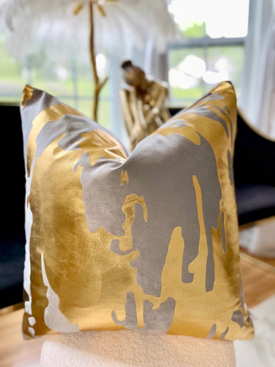 Dekorativer Kissenbezug mit Goldfolie 22" x 22"