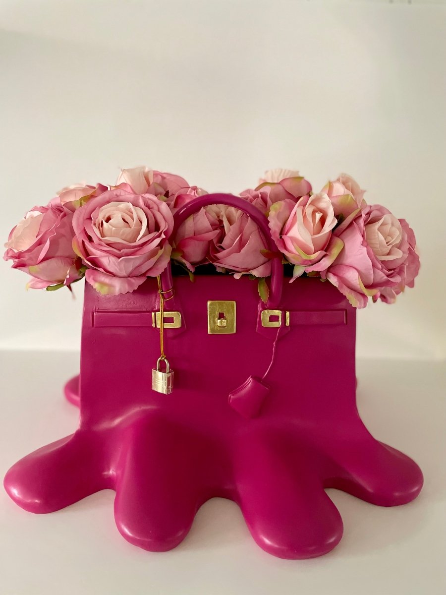 Luxus Designer Inspiriertes Schmelzharz Blumenvasen-Handtaschen-Form - Wohnkultur Handgefertigt von Designed By The Boss